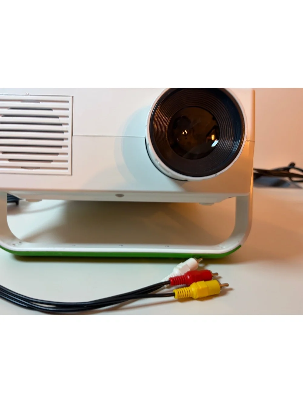 MerchSource Portable Entertainment Projector Model 1006863
